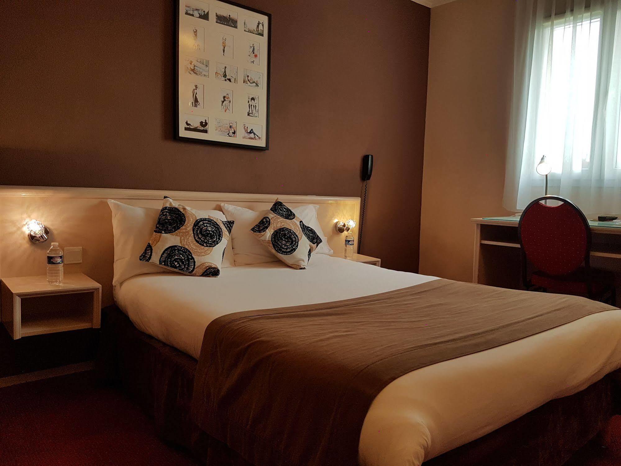Hotel Altina Pacy-sur-Eure Exterior photo